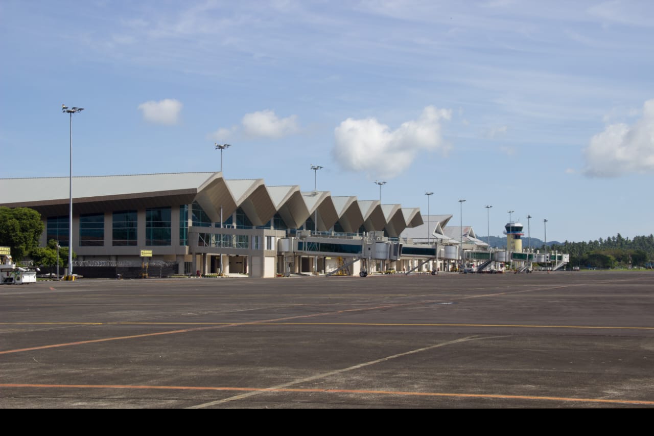 Terdampak Abu Vulkanik Gunung Ruang, Bandara Sam Ratulangi Ditutup Sementara