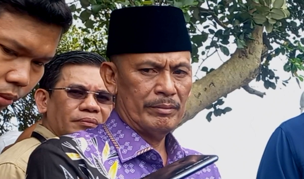 Warga Desa Kohod Gelar Sayembara Tangkap Kades Arsin bin Asip   