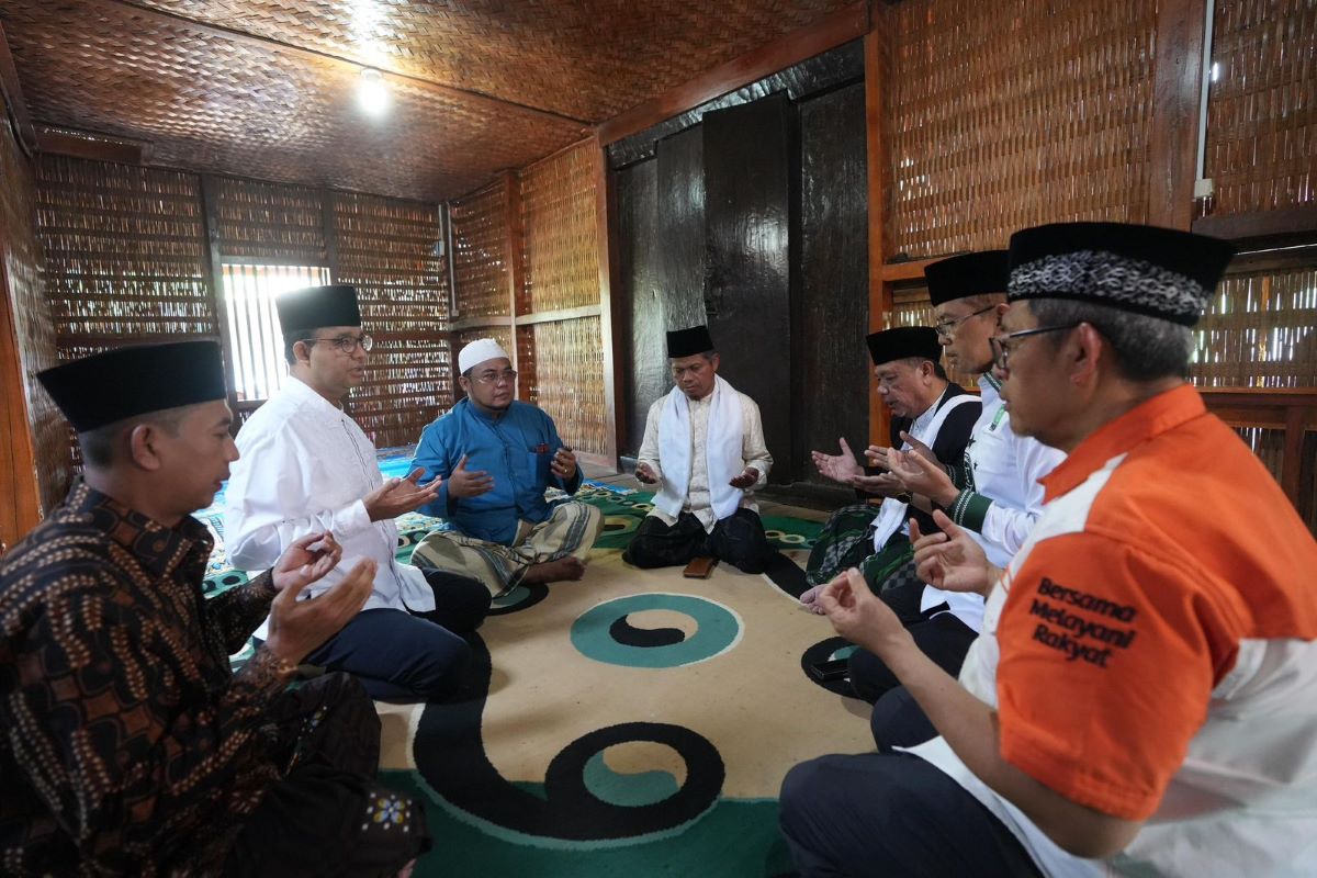 Anies Baswedan Dukung Ulama Besar Eyang Hasan Maolani Jadi Pahlawan Nasional