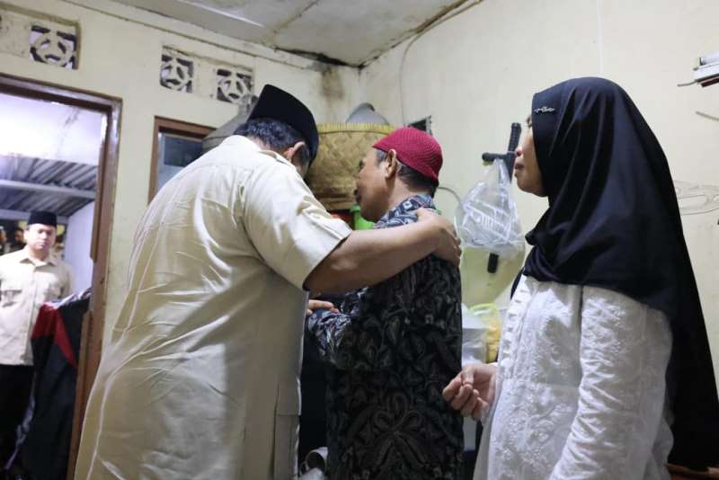 Presiden Prabowo Takziah ke Rumah Affan Kurniawan