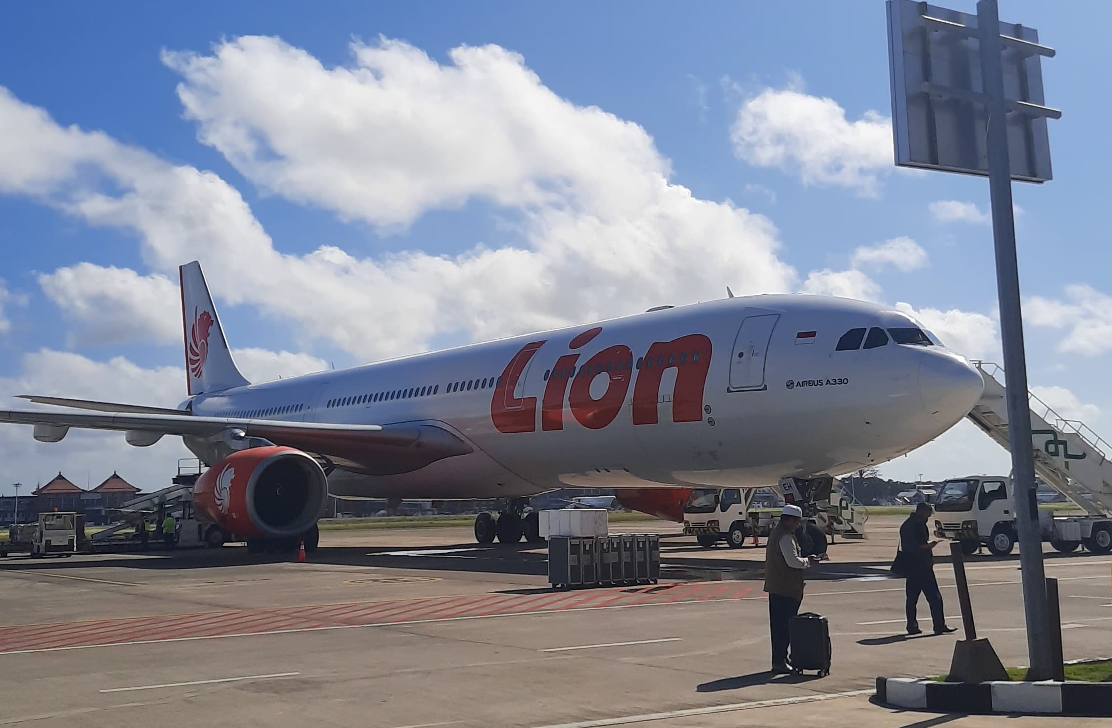 3 Bandara Masih Ditutup Imbas Abu Vulkanik Gunung Lewotobi