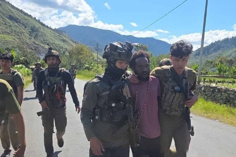 Satgas Ops Damai Cartenz Tangkap Pemasok Amunisi KKB di Puncak Jaya