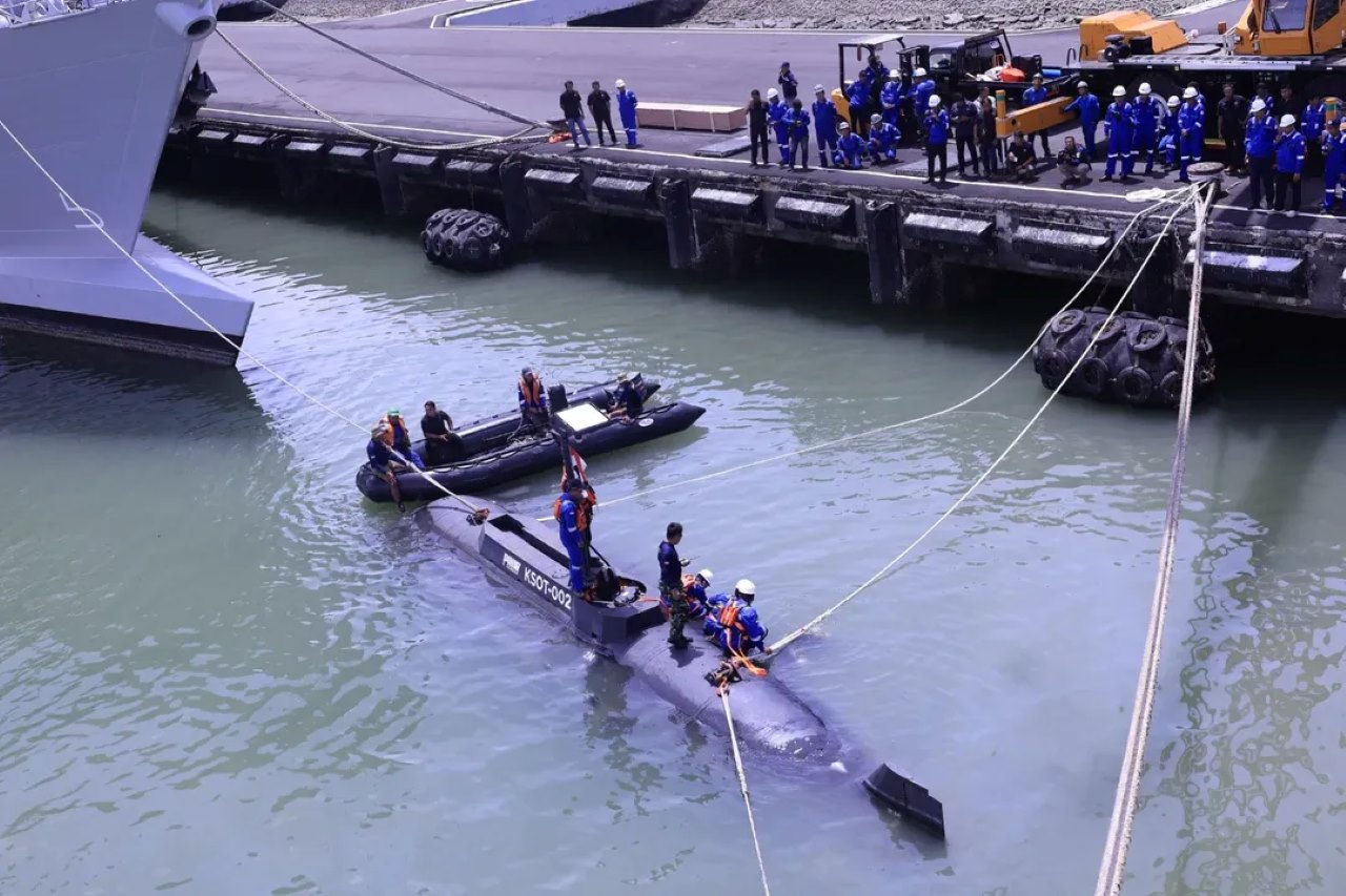 Uji Tembak Perdana Kapal Selam Tanpa Awak, Torpedo Meluncur dari KSOT-002