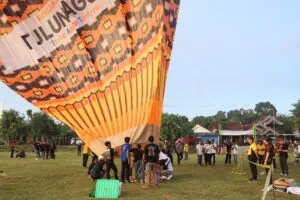 Polres Tulungagun Latih Balon Udara yang Aman