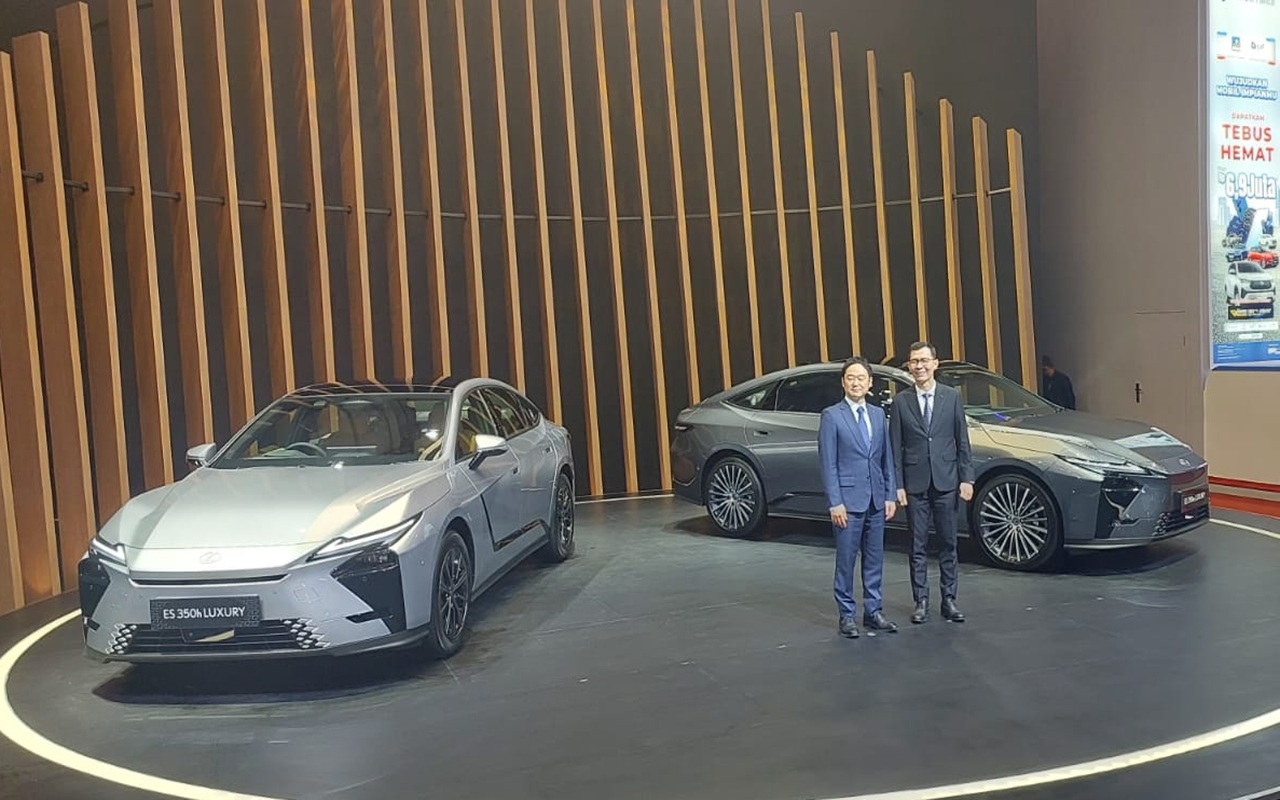 Lexus Bikin Gebrakan di GIIAS 2026, Sedan Listrik Pertama ES Resmi Meluncur!