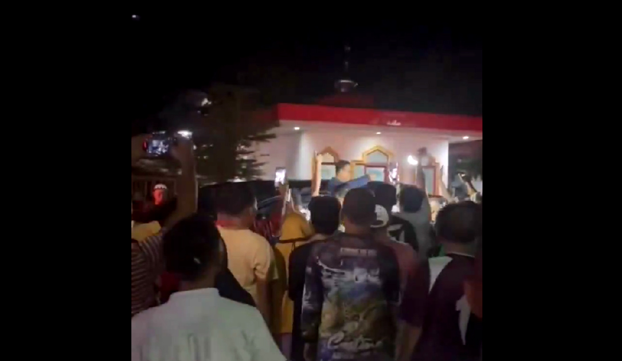 Rombongan Anies Dihadang Warga di Kuala Simpang
