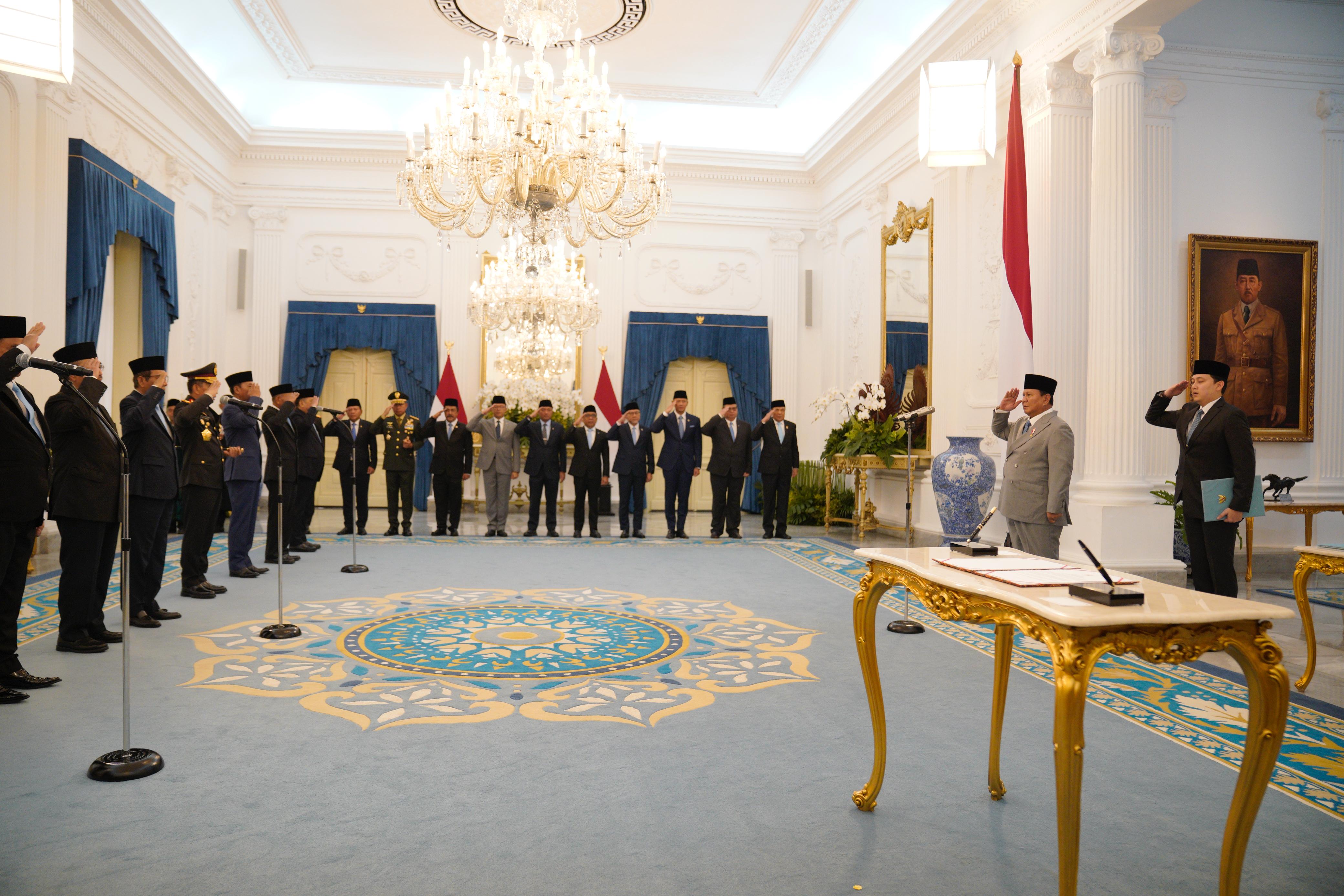 Prabowo Lantik Ketua dan Anggota Komisi Percepatan Reformasi Polri