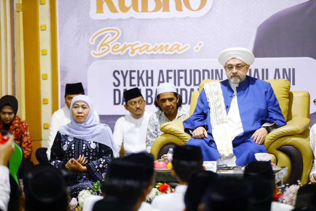 Hadiri Maulid Nabi Bersama Syeikh Afeefuddin, Gubernur Khofifah Motivasi Santri Sebagai Pewaris Kepemimpinan Umat