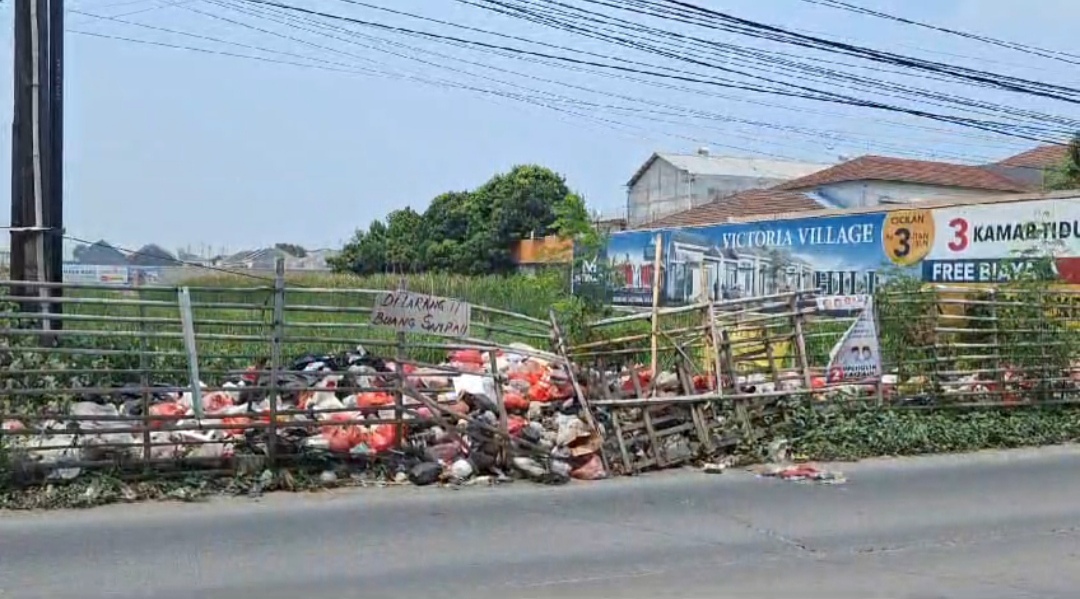 Bikin Bau Tak Sedap, Camat Tarumajata Gerak Cepat Bersihkan Tumpukan Sampah