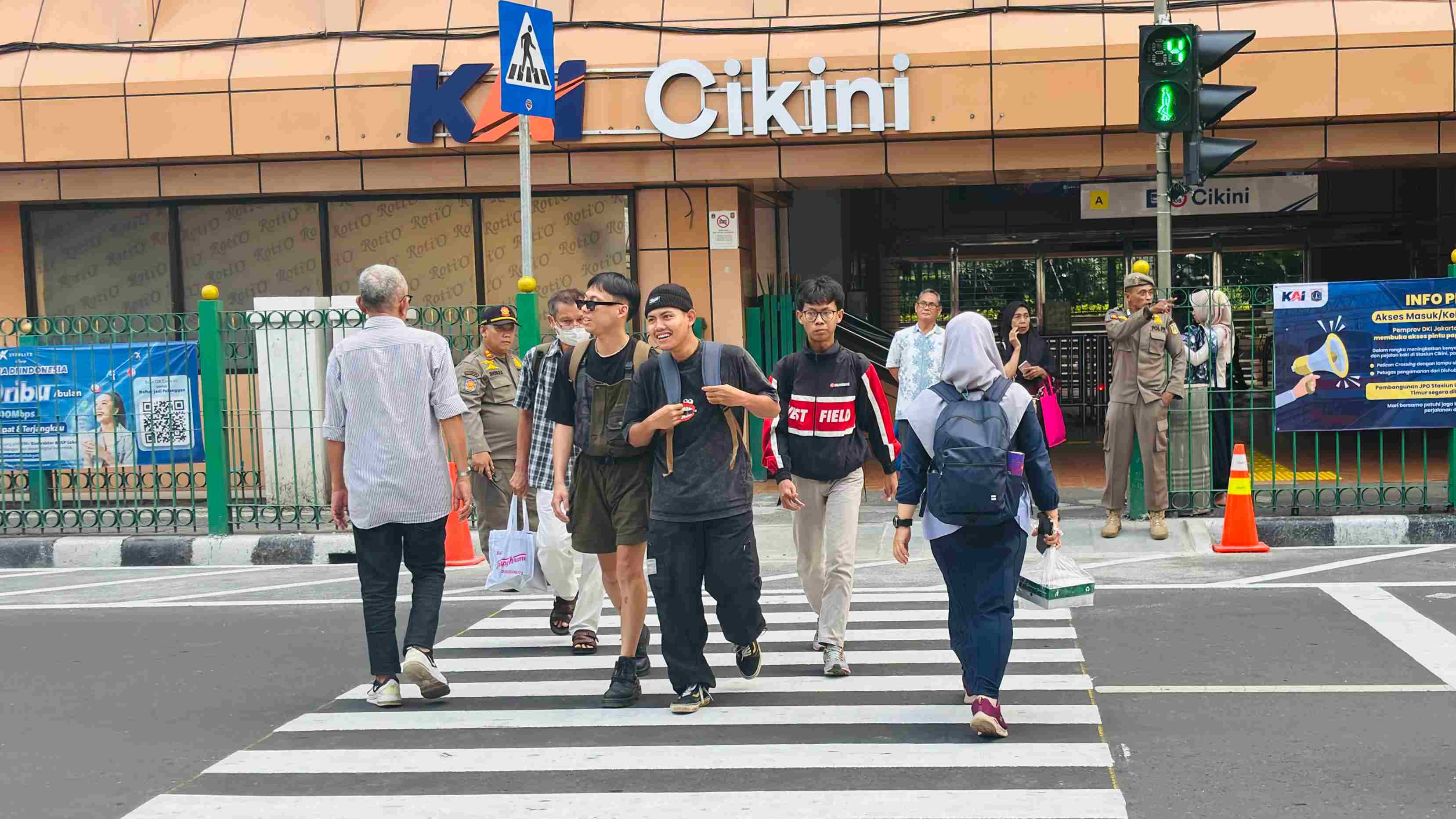 Akses Baru Dibuka, Penumpang KRL Stasiun Cikini Tak Perlu Lompat Pagar Lagi