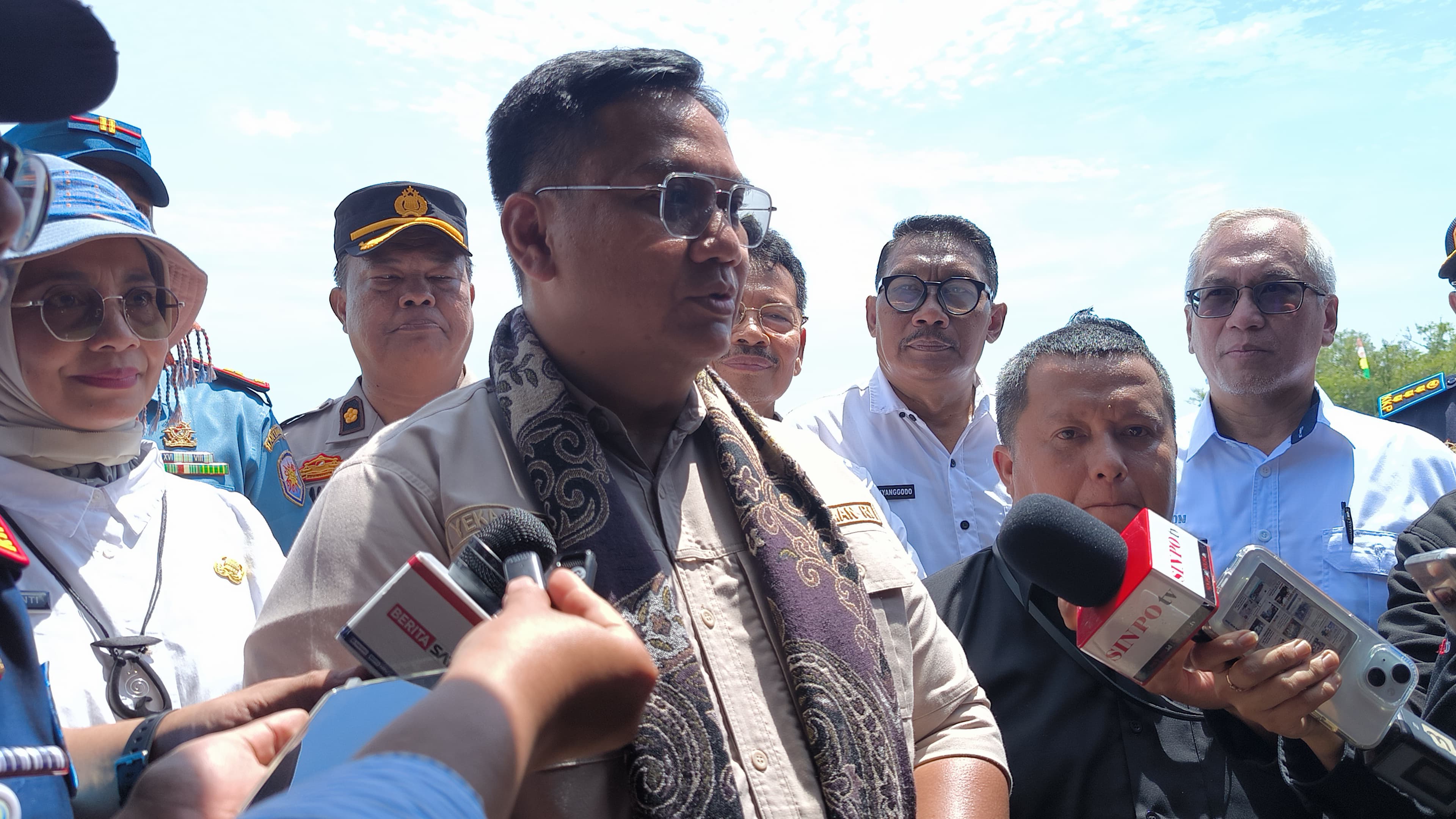 Tak Ada Izin dan Amdal, Ombudsman Minta Pagar Laut di Pesisir Tangerang Segera Dibongkar!