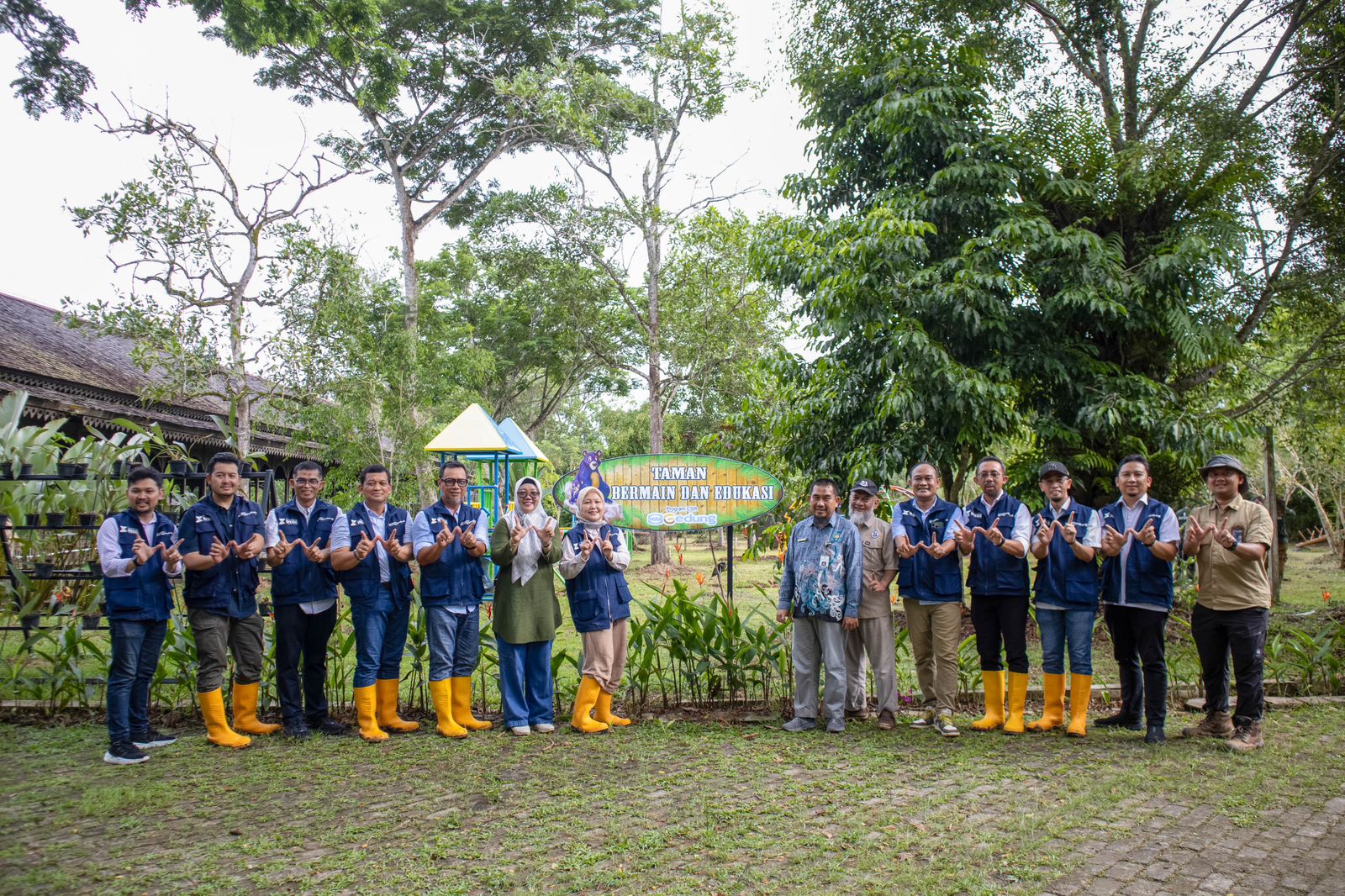 Lestarikan Fauna Endemik, WIKA Resmikan Revitalisasi Pusat Konservasi Beruang Madu