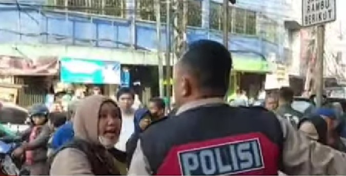 Geger, Polisi Diamuk Mahasiswi di Kampung Melayu Hingga Alami Luka di Bagian Bibir, Ini Penyebabnya!