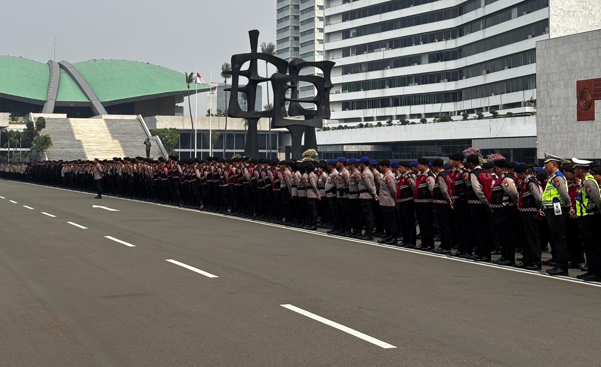 Ribuan Mahasiswa Demo Lagi di Jakarta, Ribuan Personel Gabungan Bersiaga