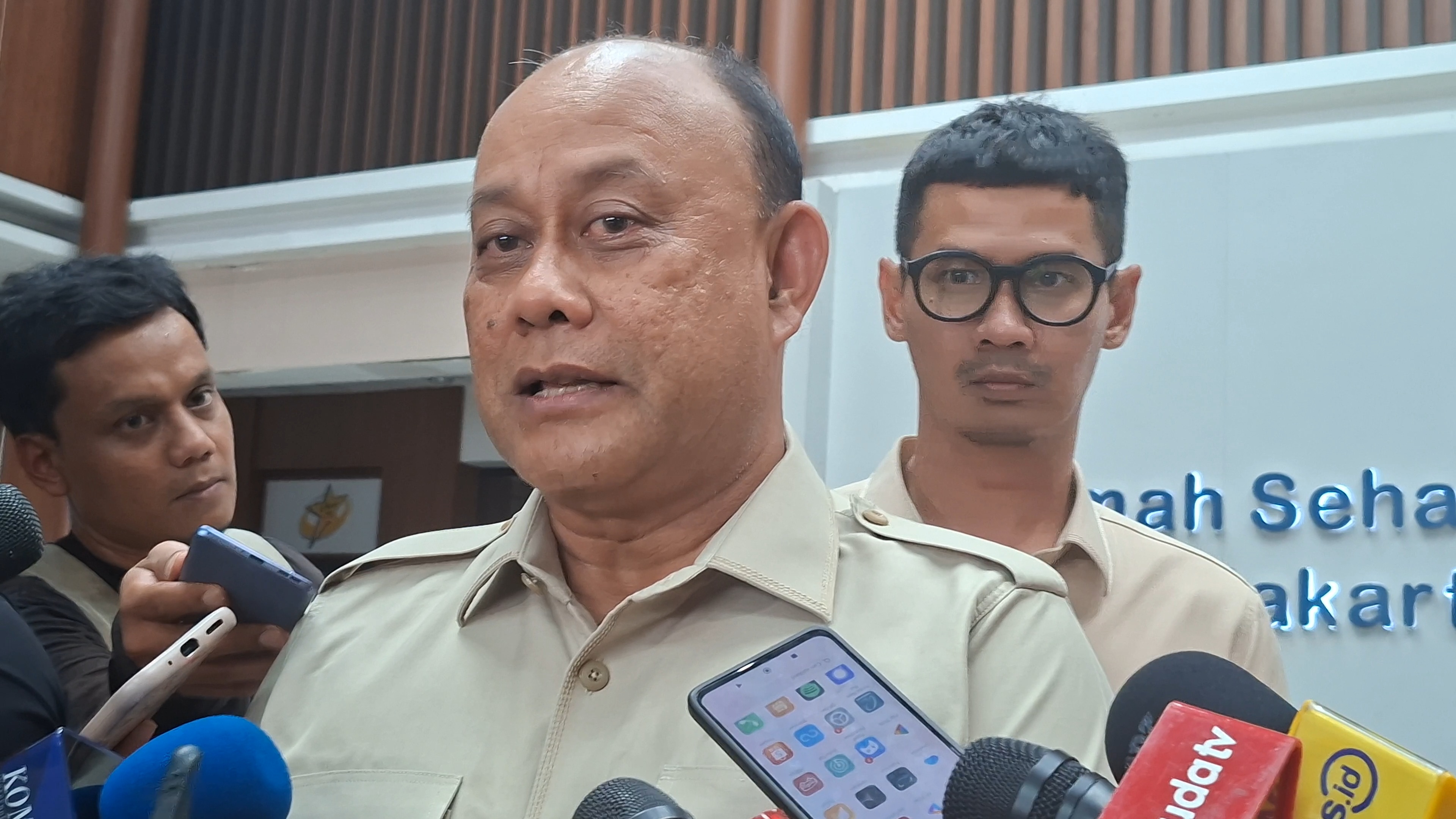 Dadan Hindayana Duga Sopir Mobil MBG yang Tabrak Siswa SDN 01 Kalibaru Akibat Panik