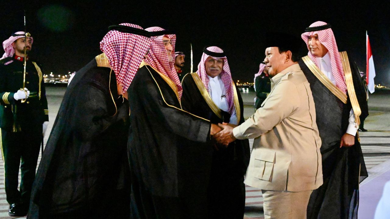 Prabowo Tiba di Jeddah, Disambut Pejabat Tinggi Arab Saudi dan WNI