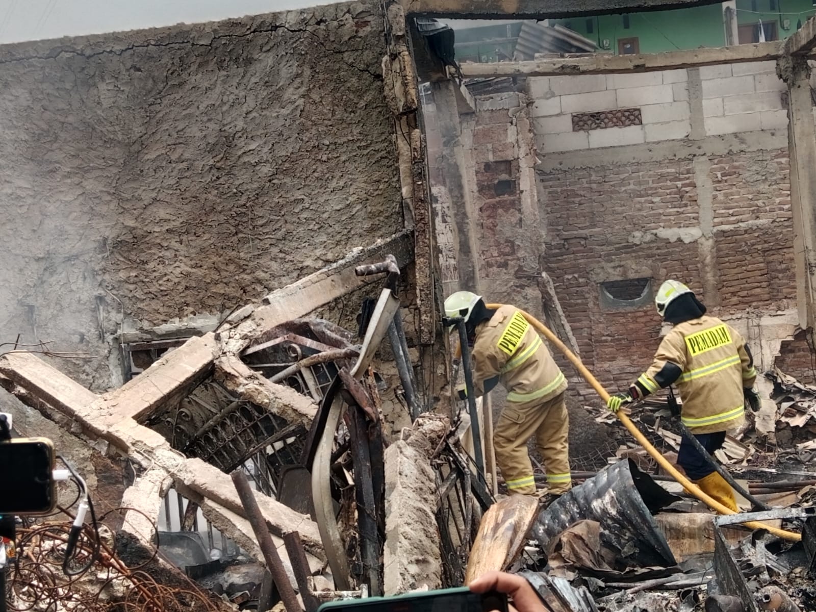Update Korban Kebakaran Depo Pertamina Pelumpang : Satu Dewasa Meninggal di RSPP