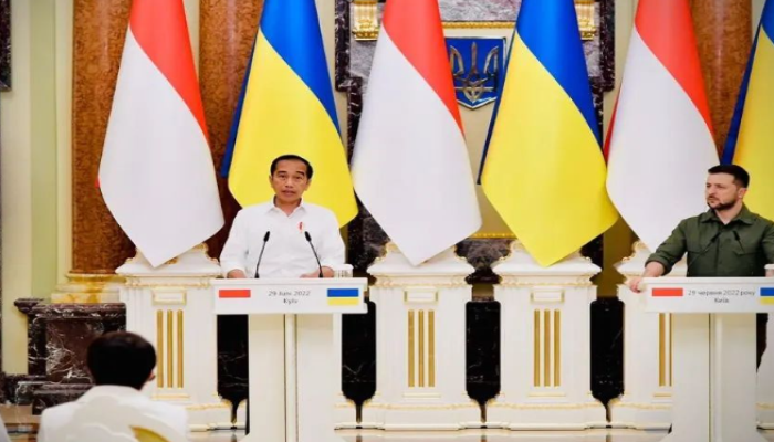 Perang Terus Berlanjut, Presiden Jokowi dan Ibu Iriana Berikan Bantuan Kemanusiaan ke Ukraina