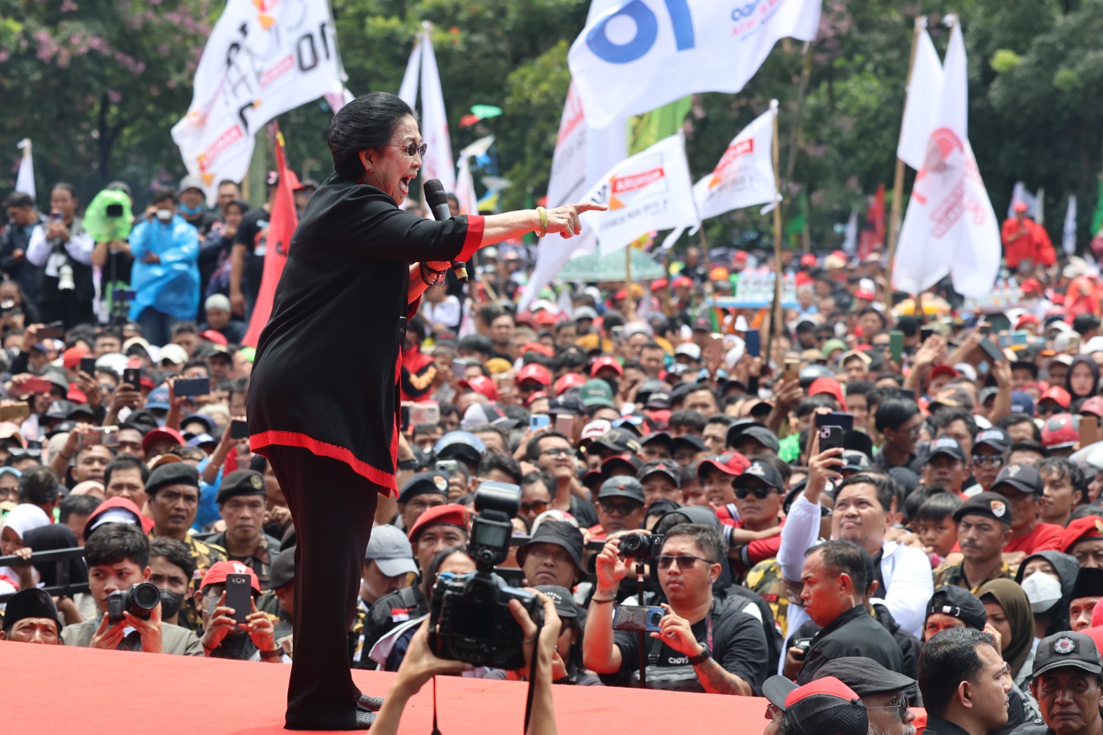 AMIN Menang di Tempat Megawati Nyoblos, Megawati Ngomel: Saya Dapat Laporan Kecurangan!