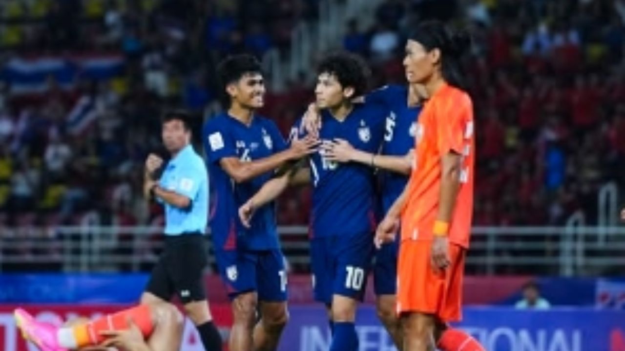 Ben Davis Bawa Thailand Atasi India 2-0