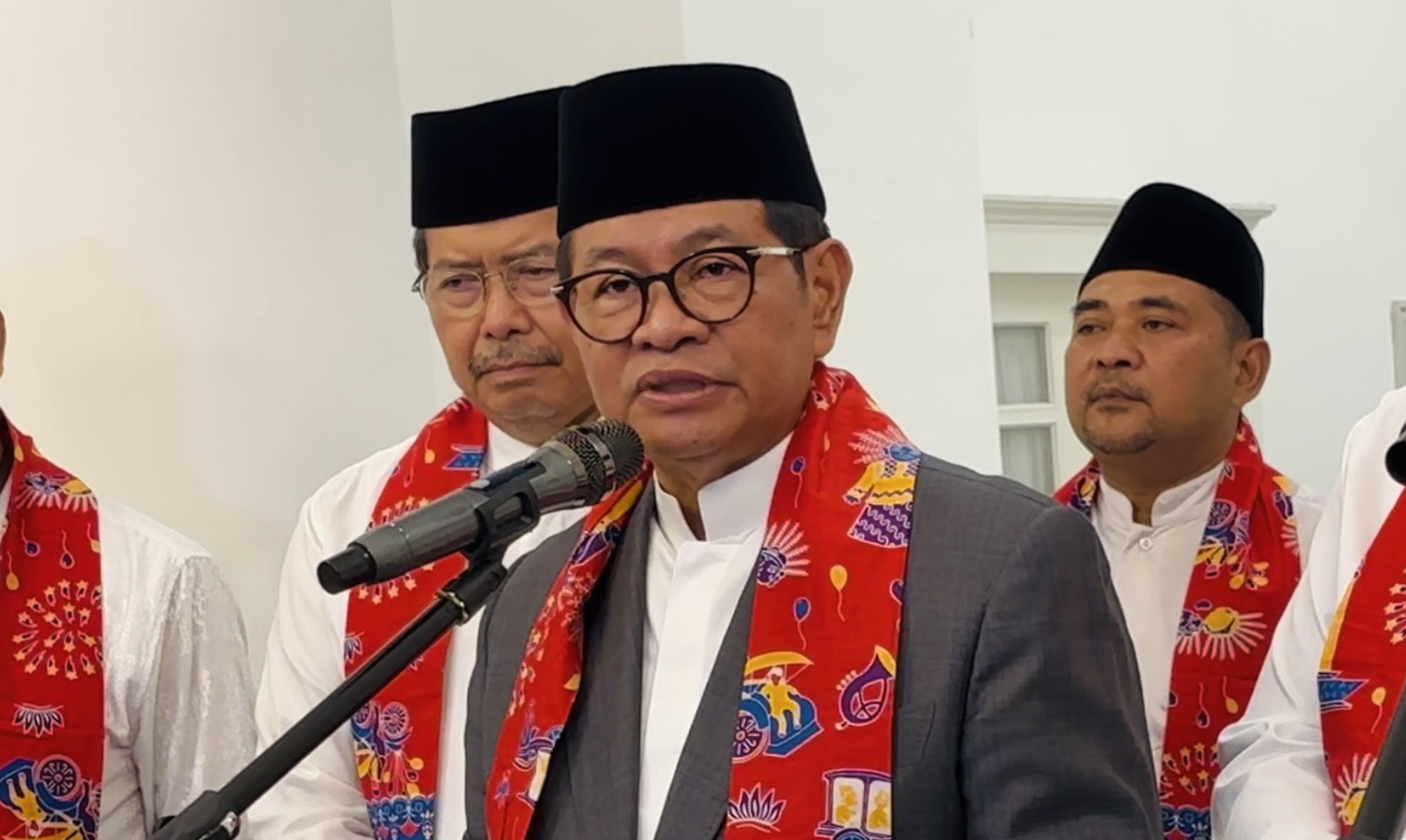 Lahan Pemakaman di Jakarta Menipis, Pramono Buka Opsi Bangun TPU di Luar Daerah