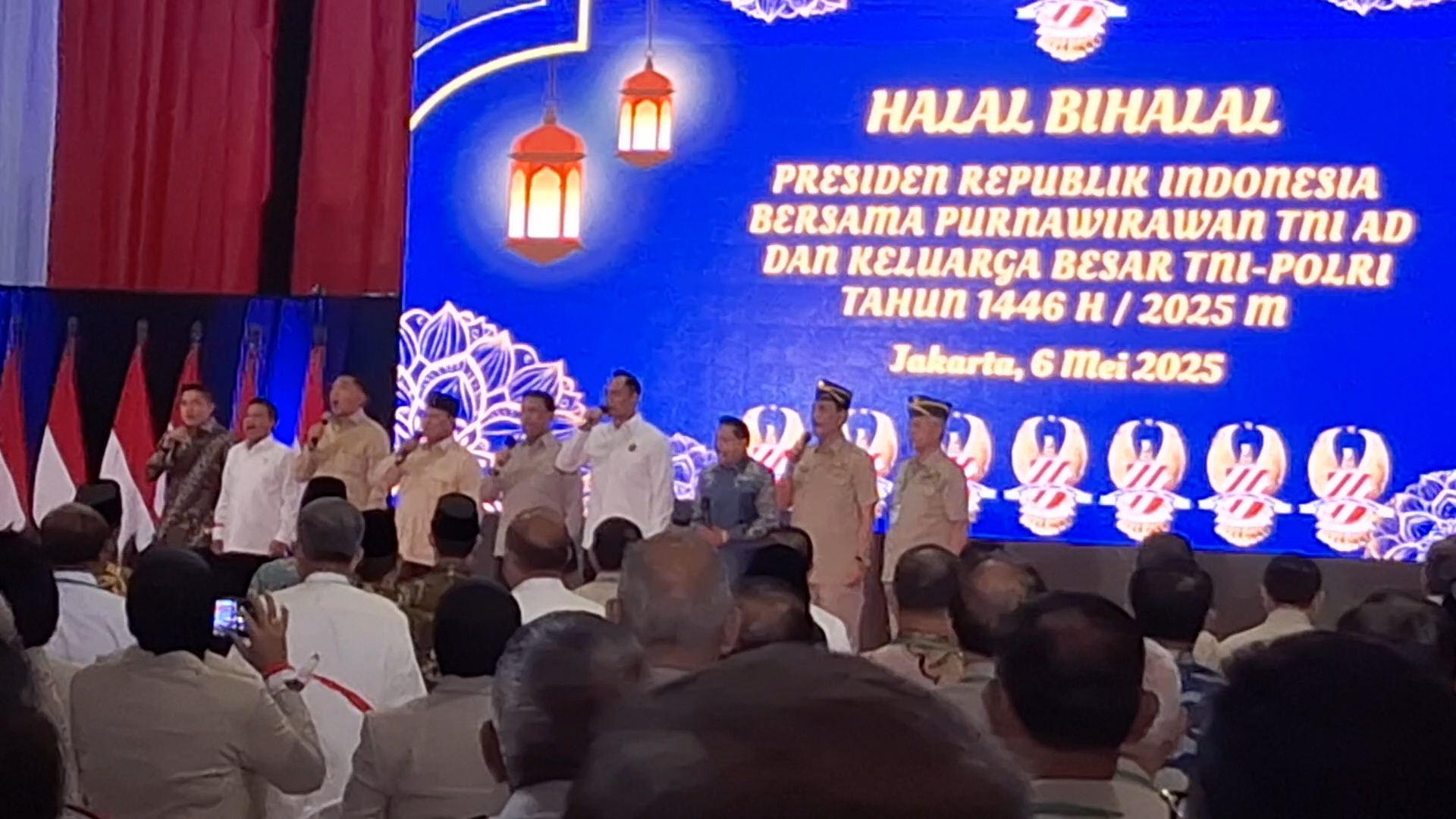 Ketika Prabowo Percayakan AHY Pimpin Nyanyi Hymne Taruna, Teddy-Luhut Satu Panggung