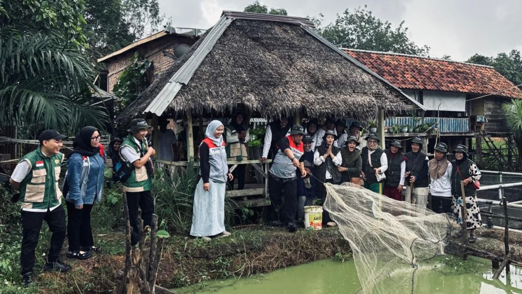 Program Karo Mamang Besutan PHR Gerakkan Ekonomi Kelurahan Mangunjaya