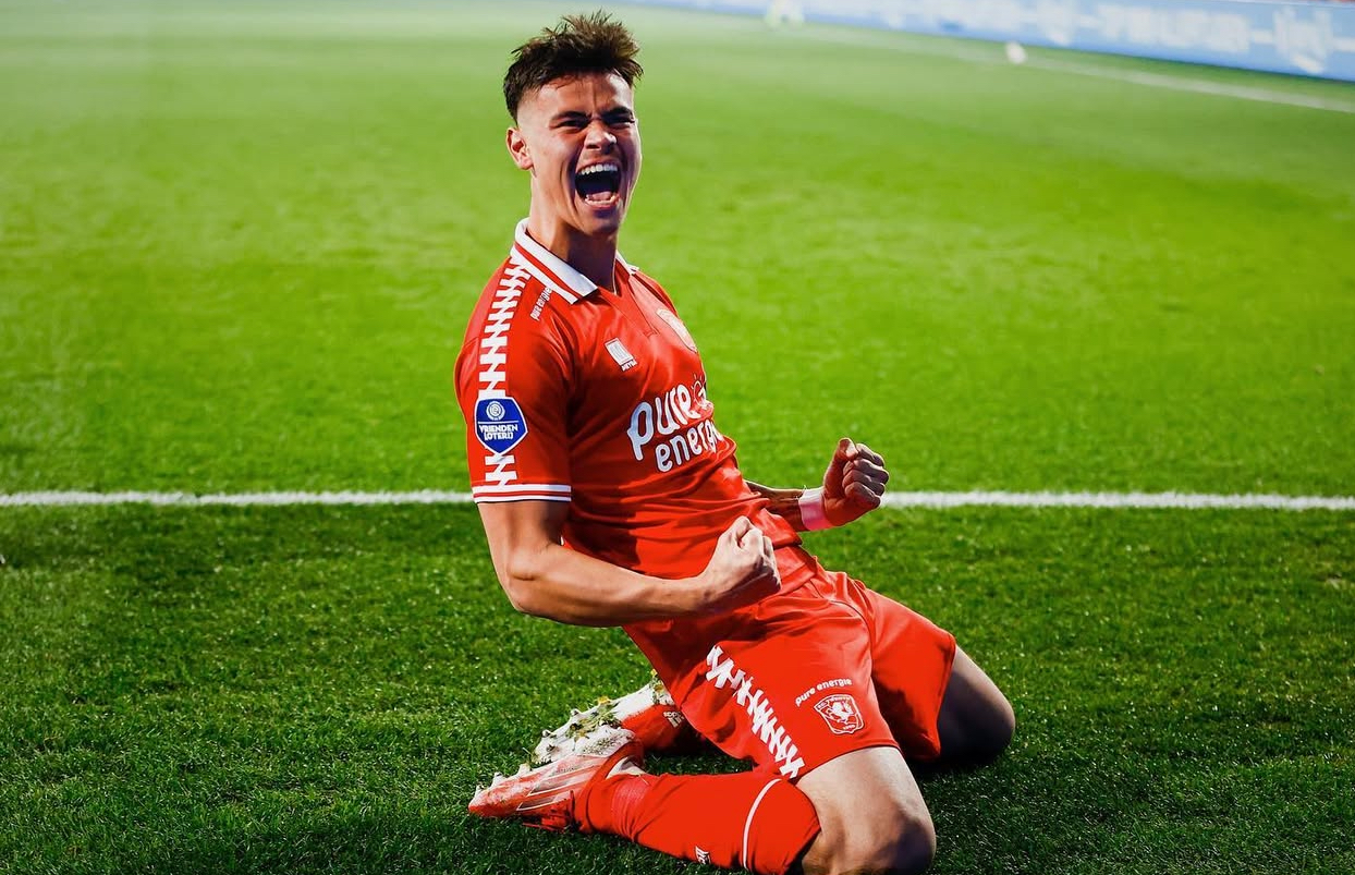 Pelatih Baru FC Twente Ogah Mainkan Mees Hilgers, Masa Depan 'El Nyengir' Suram Sebelum Hengkang dari Belanda