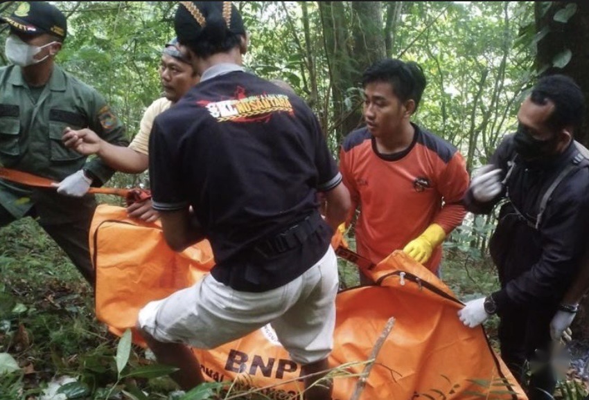 Mahasiswi Ubaya Ditemukan Tewas Meringkuk dalam Koper, Korban Dibuang ke Dasar Jurang di Mojokerto