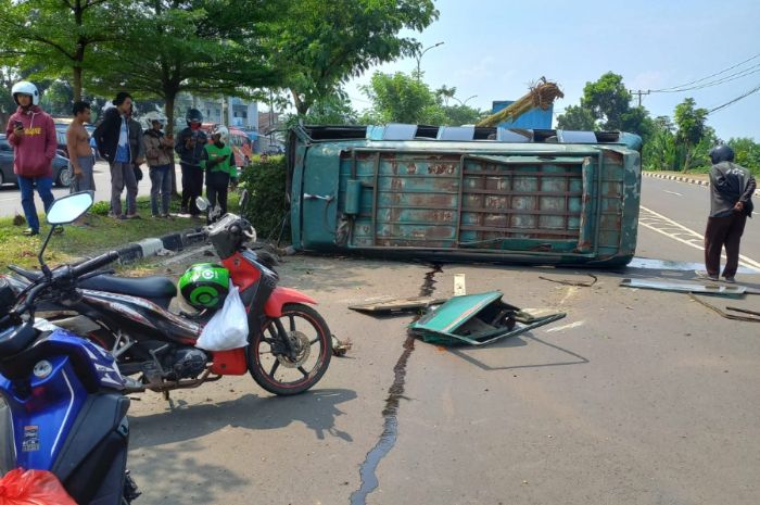 2 Orang Tewas di Depan Kantor Gubernur Banten, Bermula Mobil Elf Tabrak Motor