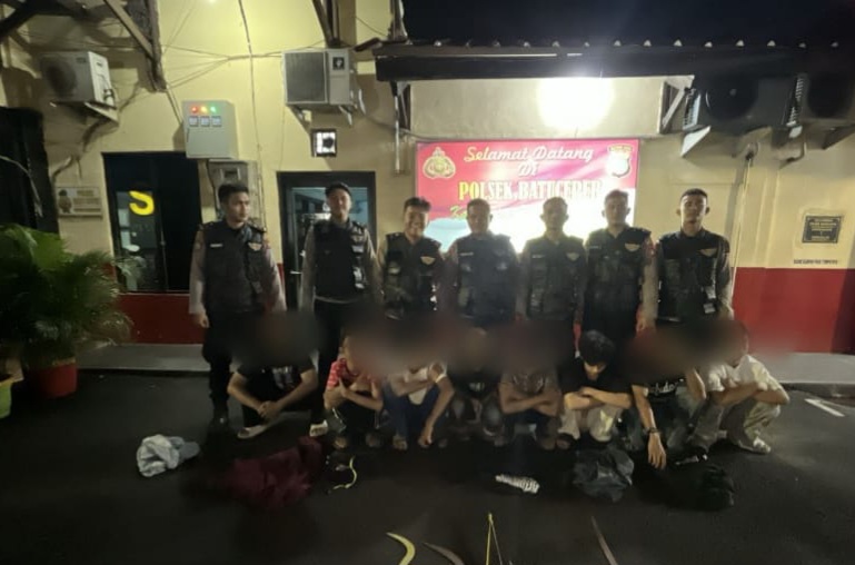 8 Remaja Ditangkap di Kolong Tol Buaran Indah, Diduga Terprovokasi Tawuran Lewat Medsos
