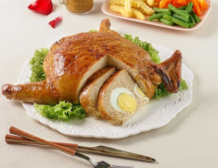 Ada Ayam Kodok Sampai Klappertart, Ini 7 Hidangan Natal Khas Indonesia yang Paling Terkenal, Enak Semua!