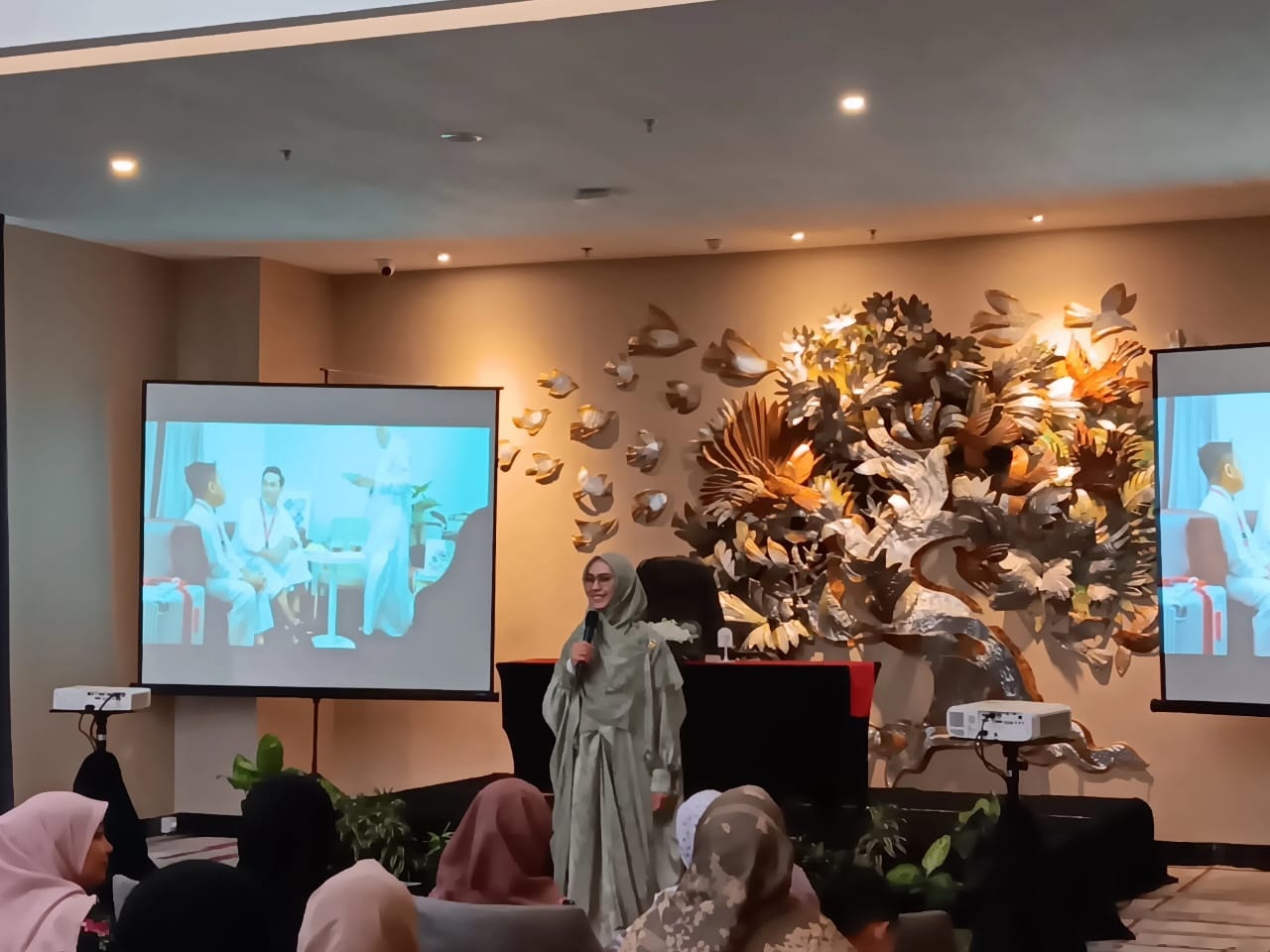 Sambut Malam Lailatul Qadar, Grand Swiss-Belhotel Darmo Gelar Kajian Bersama Oki Setiana Dewi dan Anak-Anak Yatim