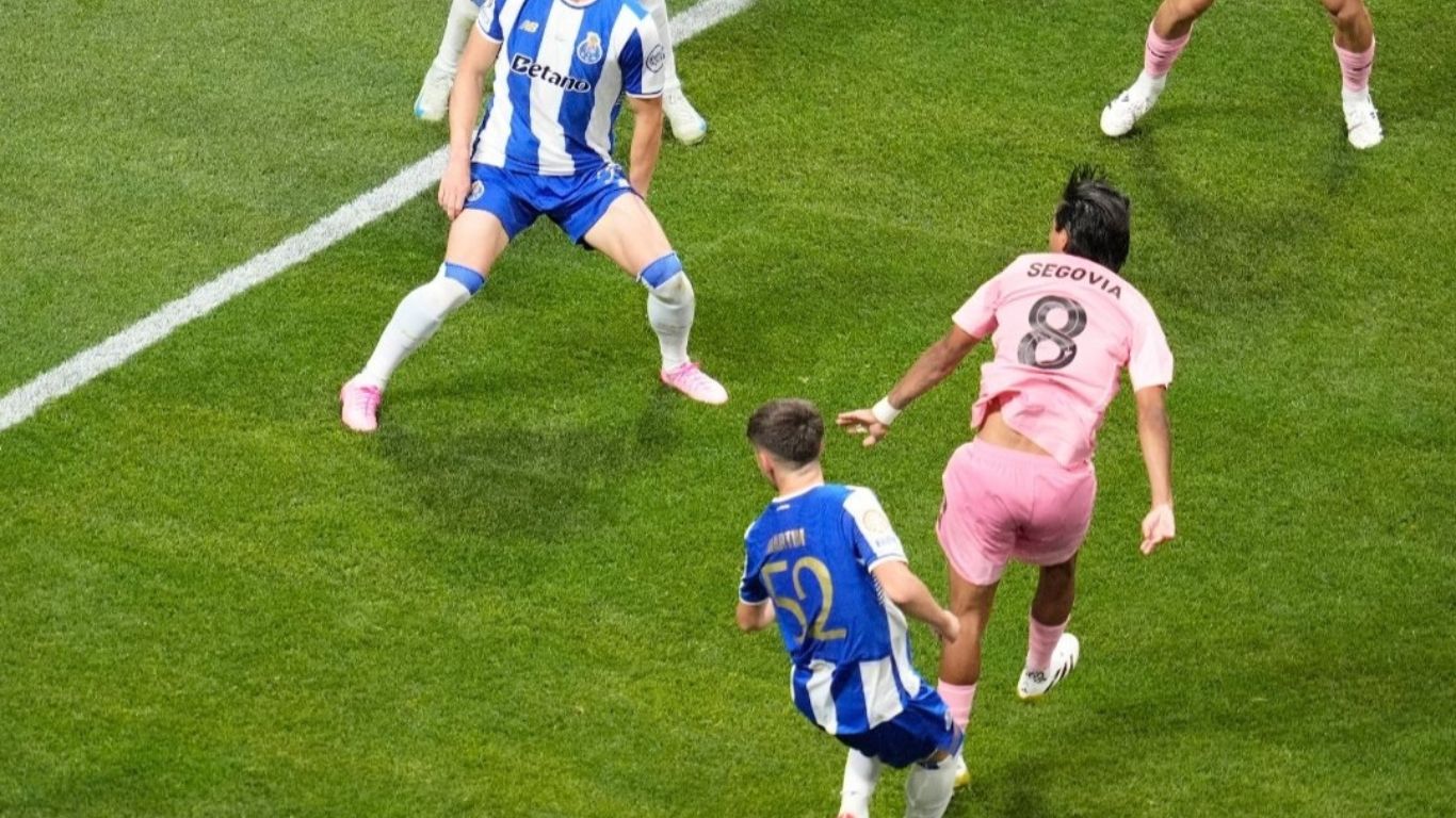 Inter Miami Comeback 2-1 Lawan Porto Berkat Gol Indah Messi