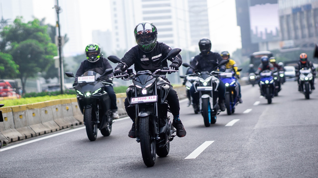Yamaha Synergy Ride Jakarta, Riding Sambil Bedah Teknologi R25 dan MT-25 Terbaru