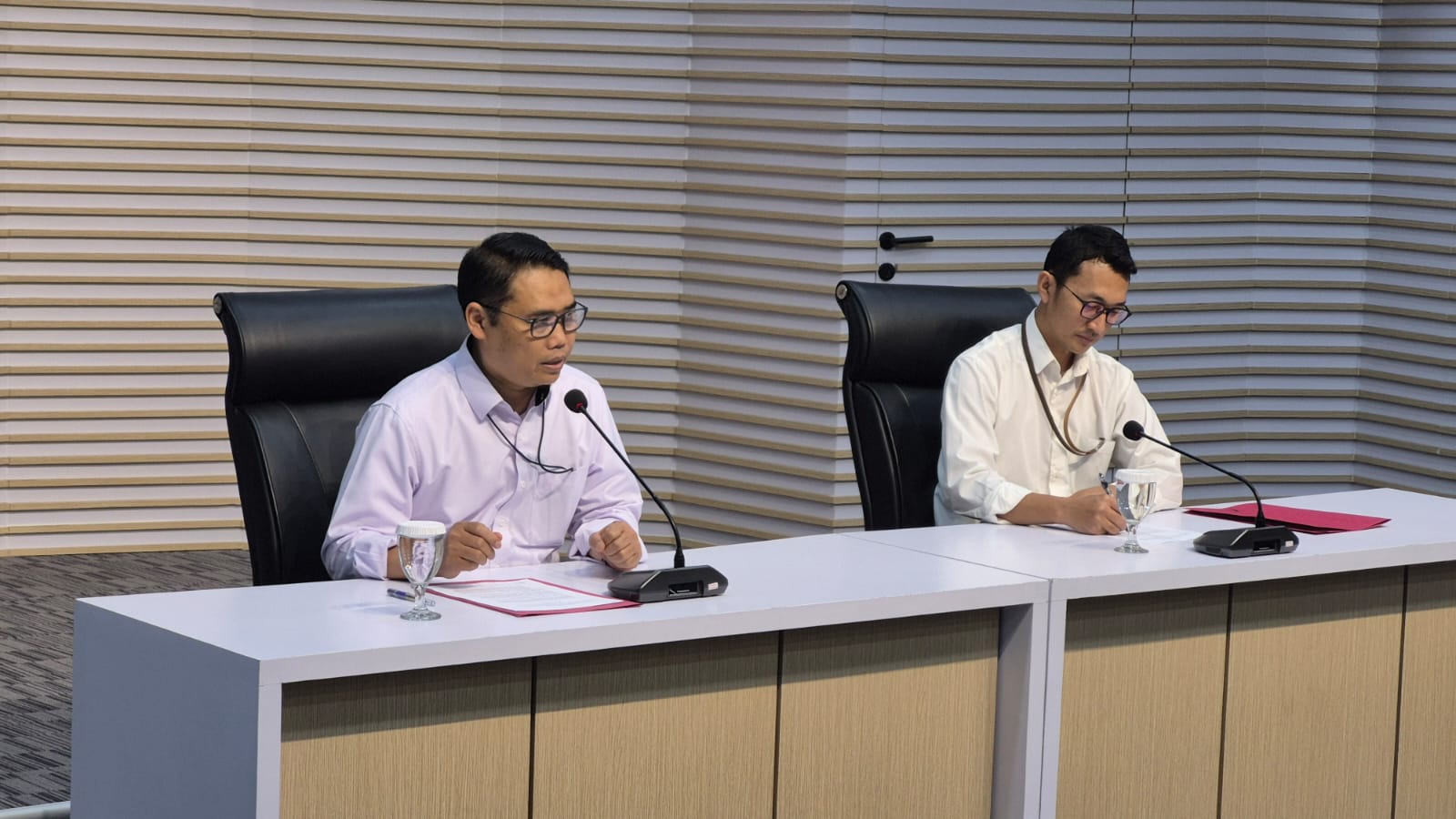 KPK Ancam Jemput Paksa Menas Erwin Djohansyah