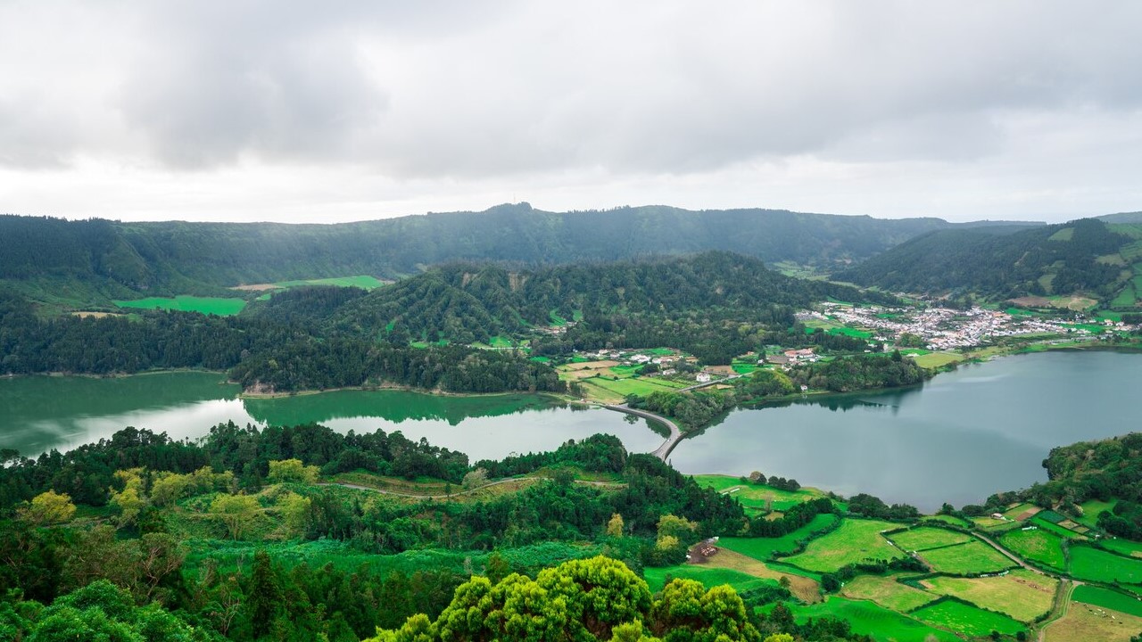Ini Pilihan Destinasi Alam Terbaik di Jawa Timur dan Bali