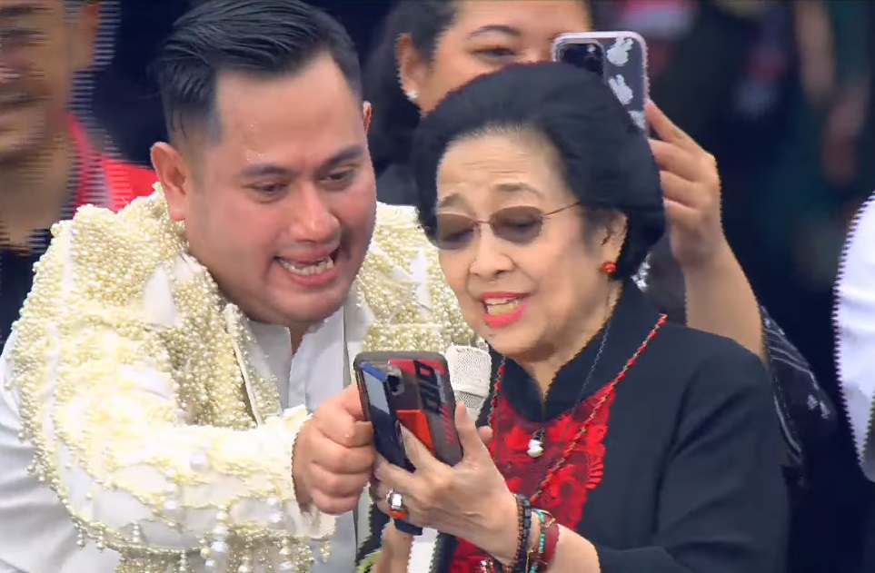 Megawati Nyanyi dengan Nassar di Kampanye Ganjar-Mahfud Semarang 