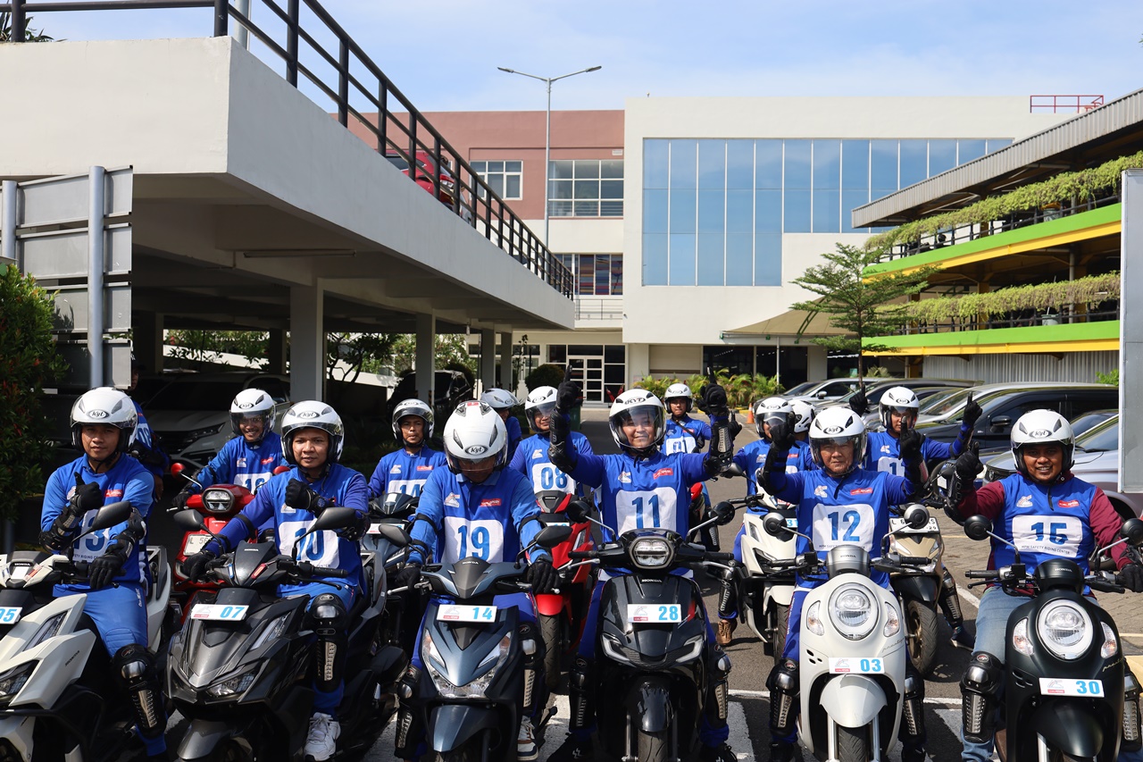 Tingkatkan Keselamatan Berkendara, FIFGROUP dan MPM Honda Jatim Gelar Pelatihan Safety Riding 