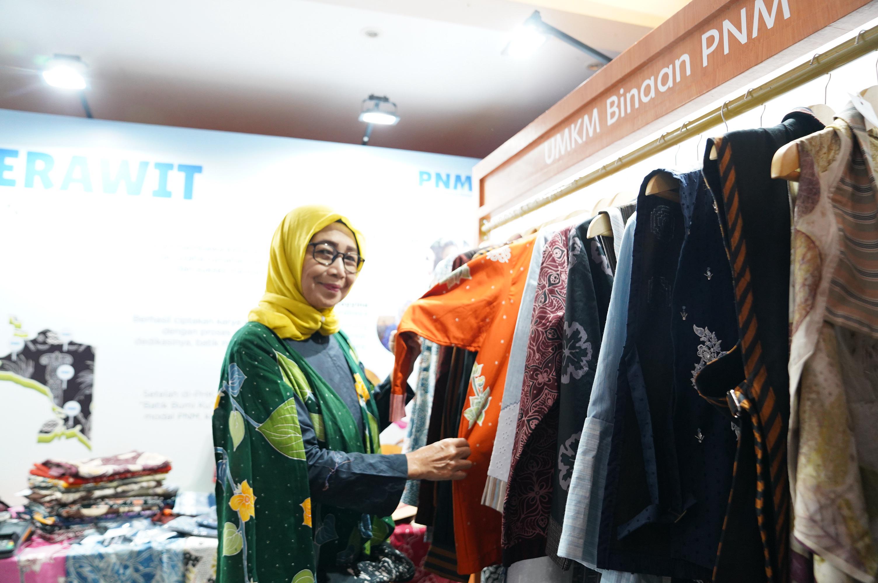 Ketua Kelompok Mekaar Bawa Semangat Pemberdayaan ke Kampung Madani PNM