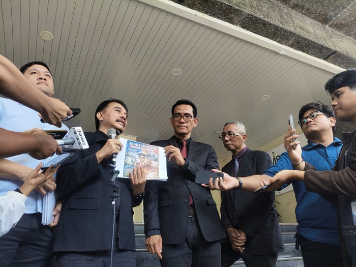 Roy Suryo Tak Mundur, Doakan Rismon yang Sudah Minta Maaf ke Jokowi