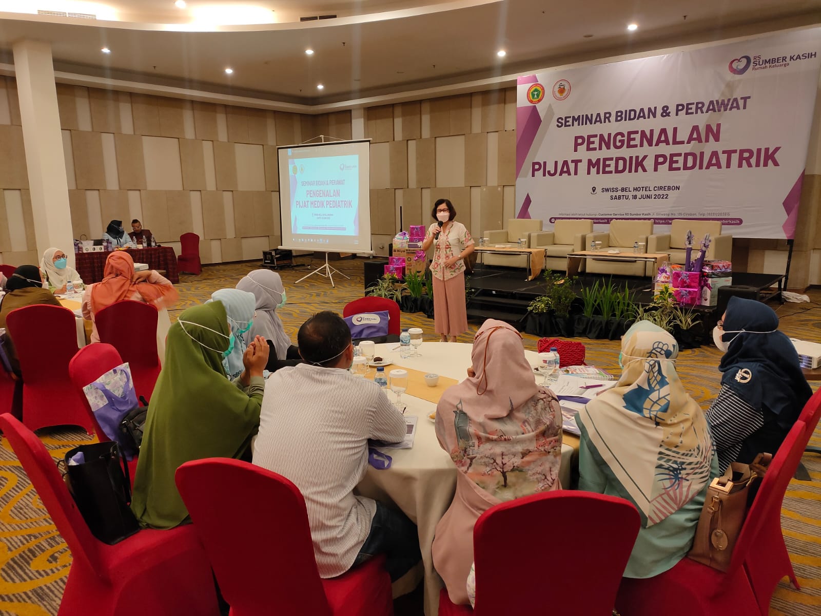 RS Sumber Kasih Berikan Seminar Pijat Pediatrik untuk Bidan dan Perawat