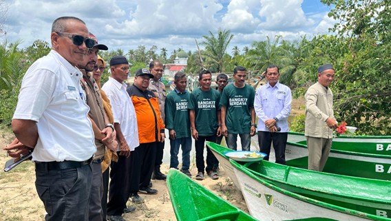 Pemulihan Ekonomi Pasca Bencana, Dompet Dhuafa Gulirkan Bantuan Bagi Puluhan Nelayan