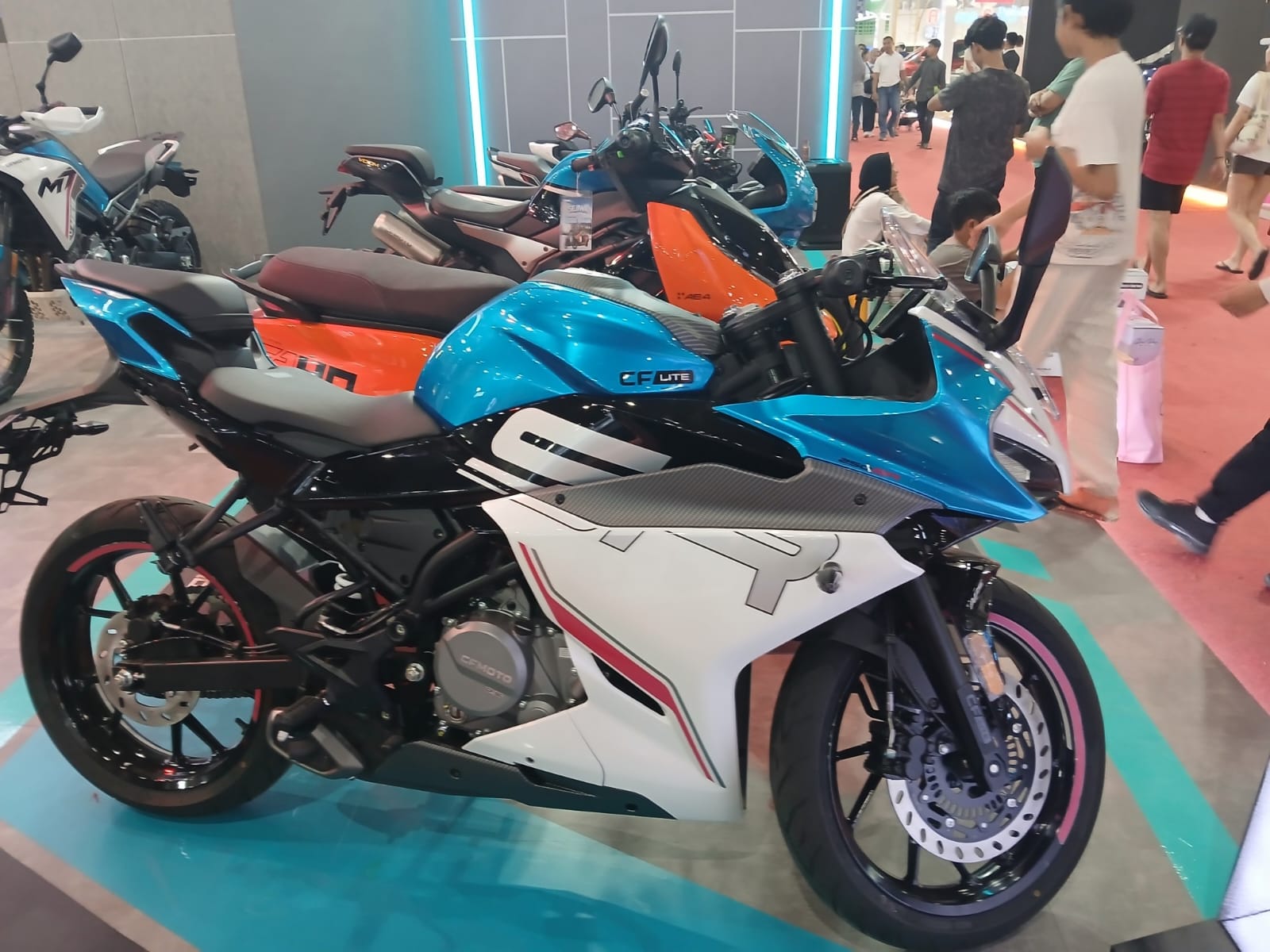 Motor Sport Rasa Moge? WMOTO, SM Sport, dan CFMOTO Tampil Gahar di Jakarta Fair 2025