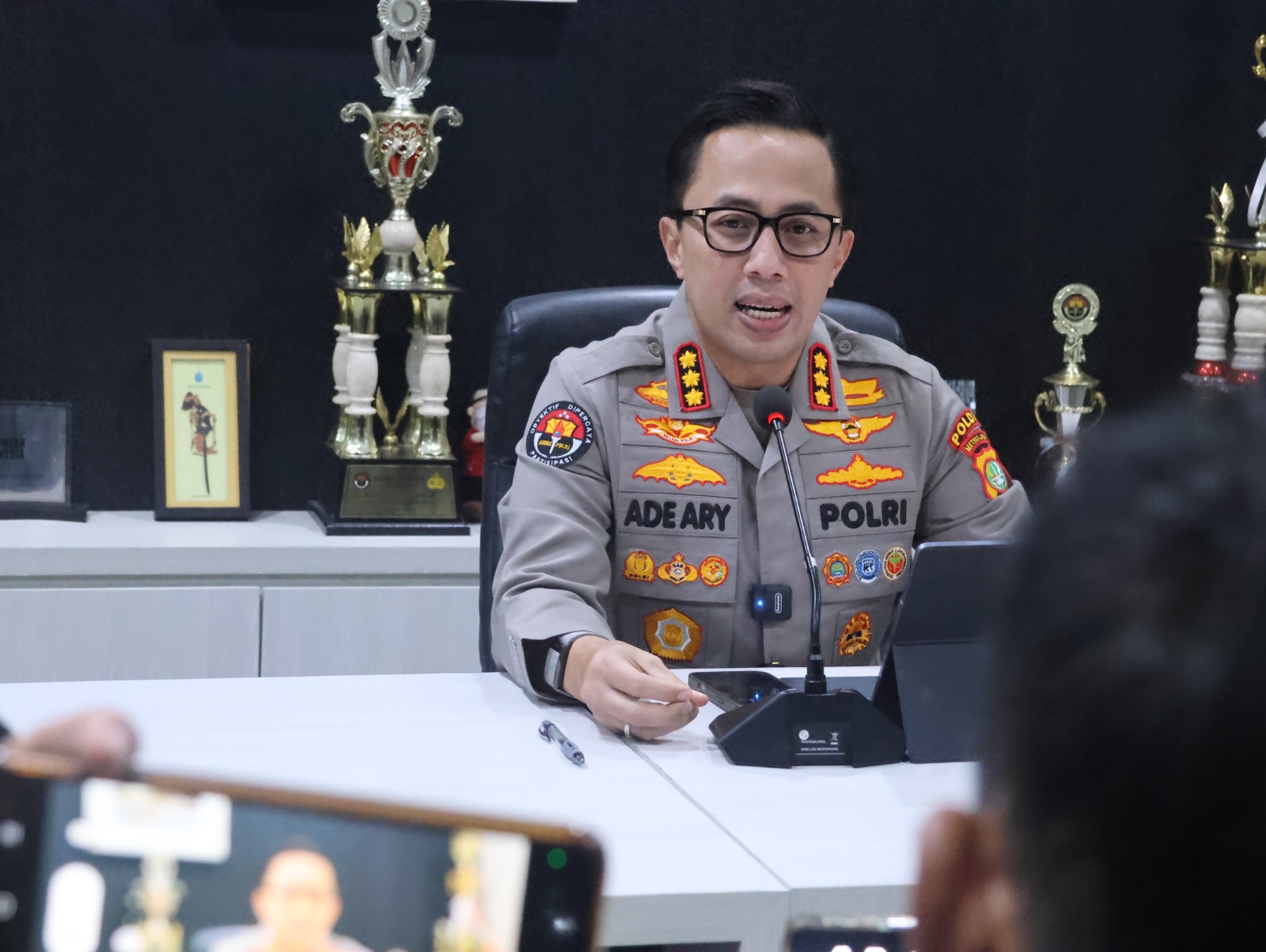 Tegas! Polisi Tangkap Debt Collector Bersenjata di Depok, Ada yang Bawa Peluru Kaliber 38