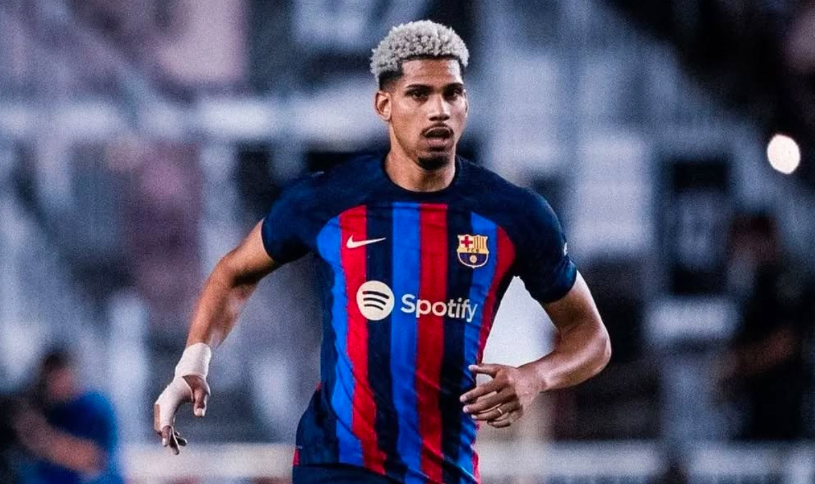 Arsenal Kejar Tawaran Transfer Januari Bek Barcelona, Kontrak Ronald Araujo Rumit di Blaugrana