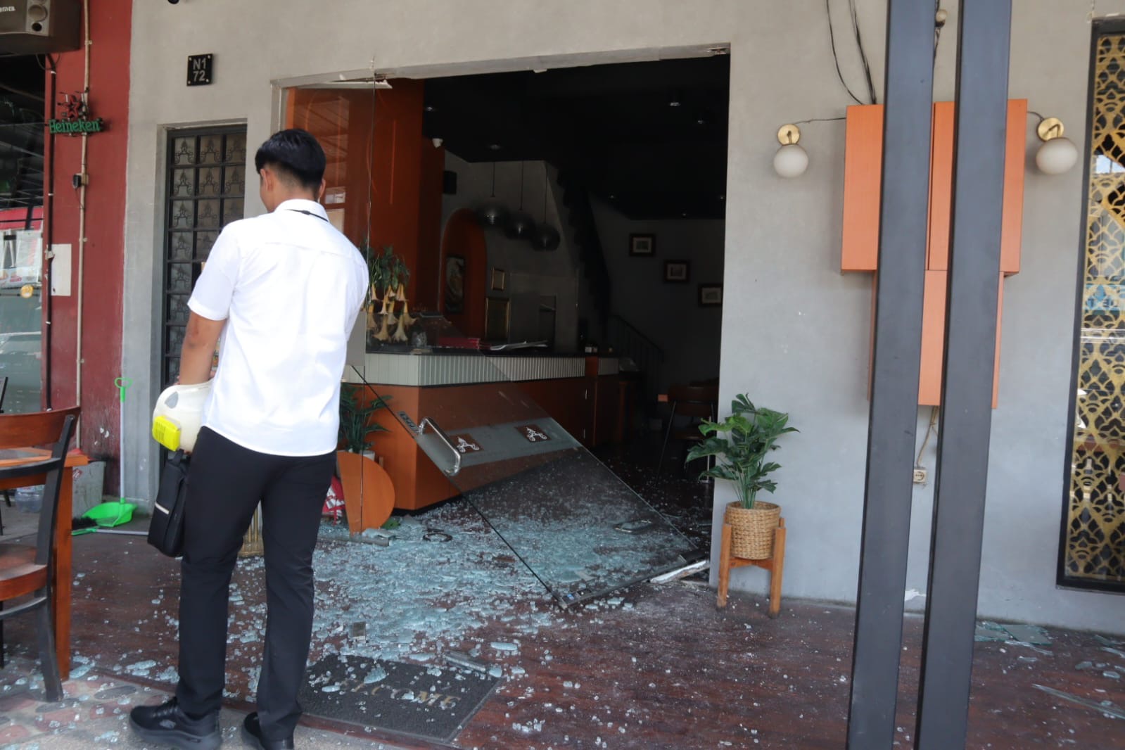 5 Korban Ledakan Ruko Nasi Tempong San Antonio di Pakuwon City, Satu Kritis Dirujuk ke RSUD Dr Soetomo
