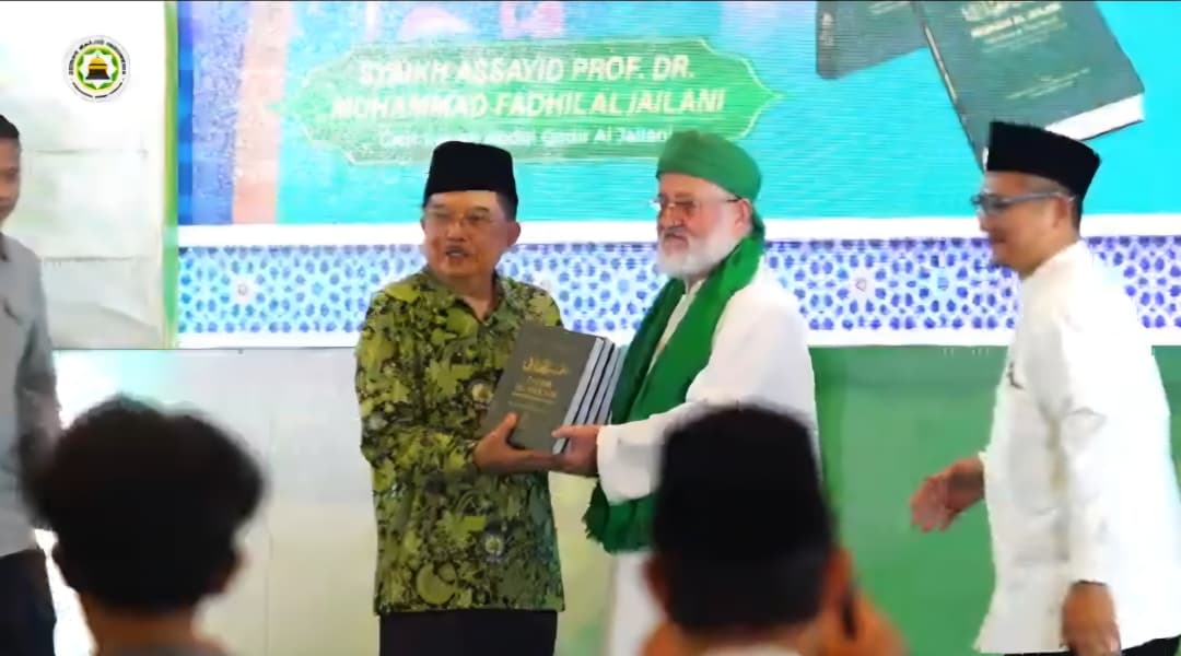 Jusuf Kalla Lantik PW DMI Jatim, Tekankan Masjid Sebagai Pusat Peradaban