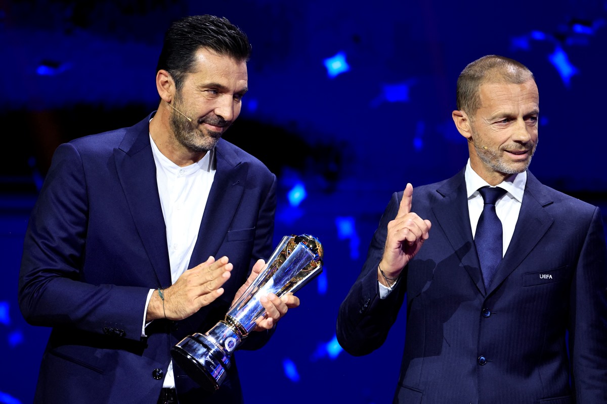 Gianlugi Buffon Raih UEFA President's Awards, Simbol Konsisten dan Kesetiaan! 