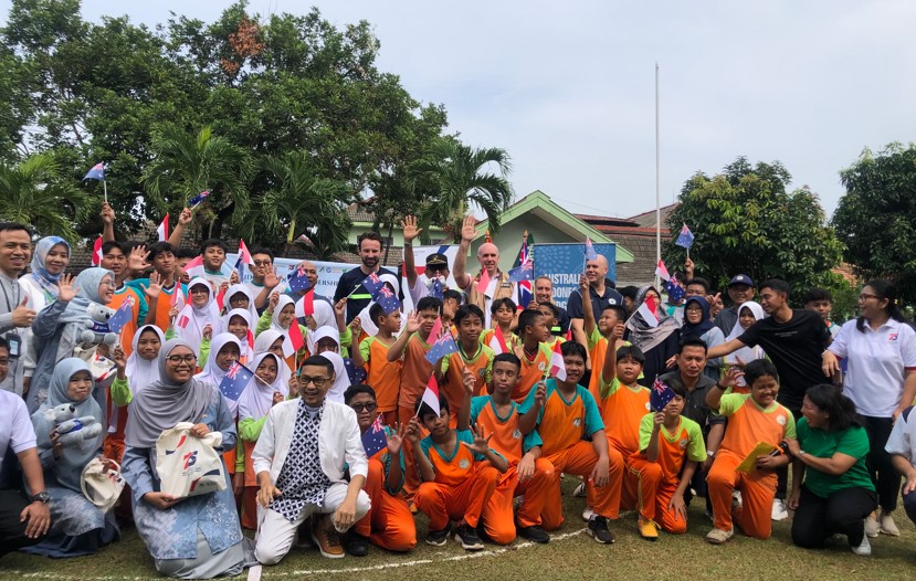 Pemain Timnas Australia Bahagia Bisa Main Bersama Murid Perguruan Islam Al Syukro Universal Dompet Dhuafa